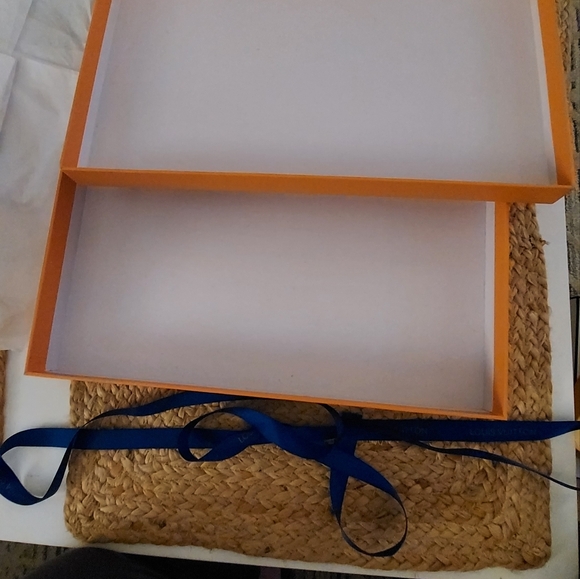 Authentic large Louis Vuitton Box with Ribbon - Picture 3 of 9